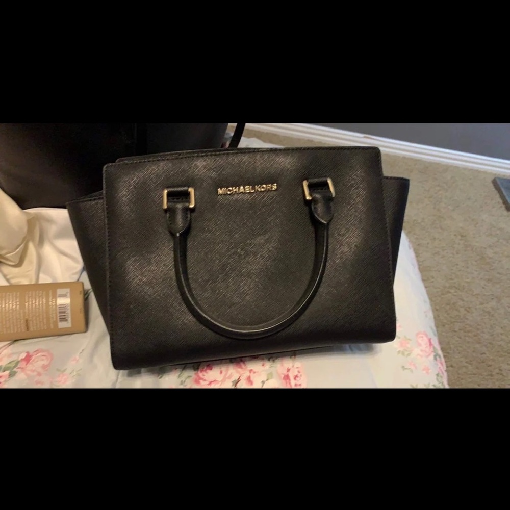Medium Black Michael Kors Selma